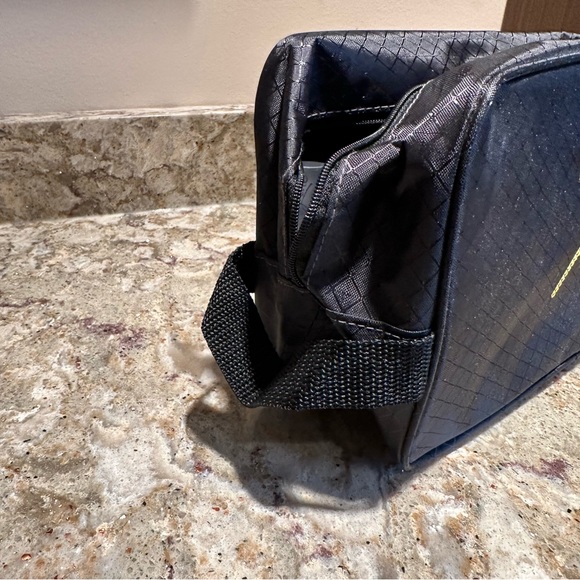 🎉 HP 🎊 Thirty-One Black Small Travel Bag - Picture 6 of 8